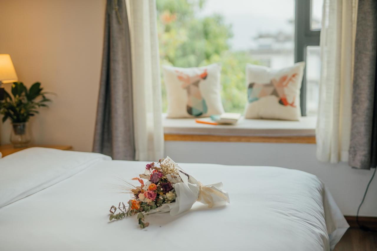 Aesthetic Design Of Ancient Town Hotel Dali  Bagian luar foto